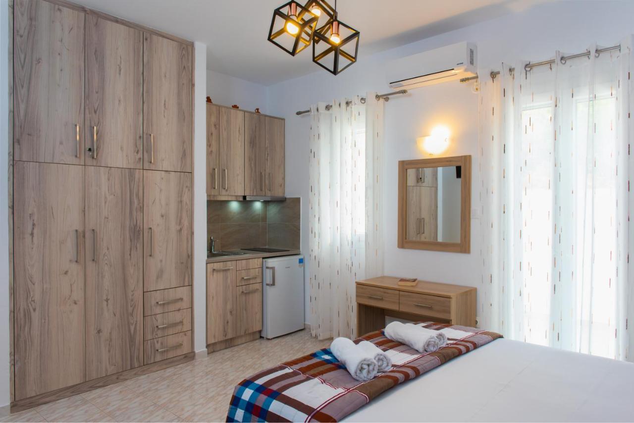 Theodora Rooms Kamares  ภายนอก รูปภาพ