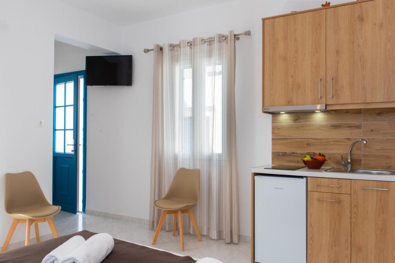 Theodora Rooms Kamares  ภายนอก รูปภาพ