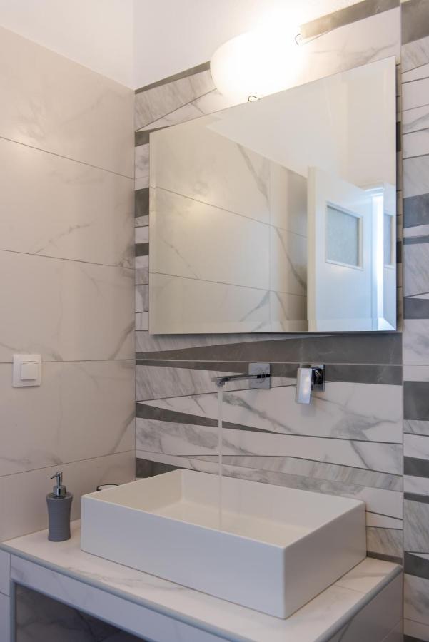 Theodora Rooms Kamares  ภายนอก รูปภาพ