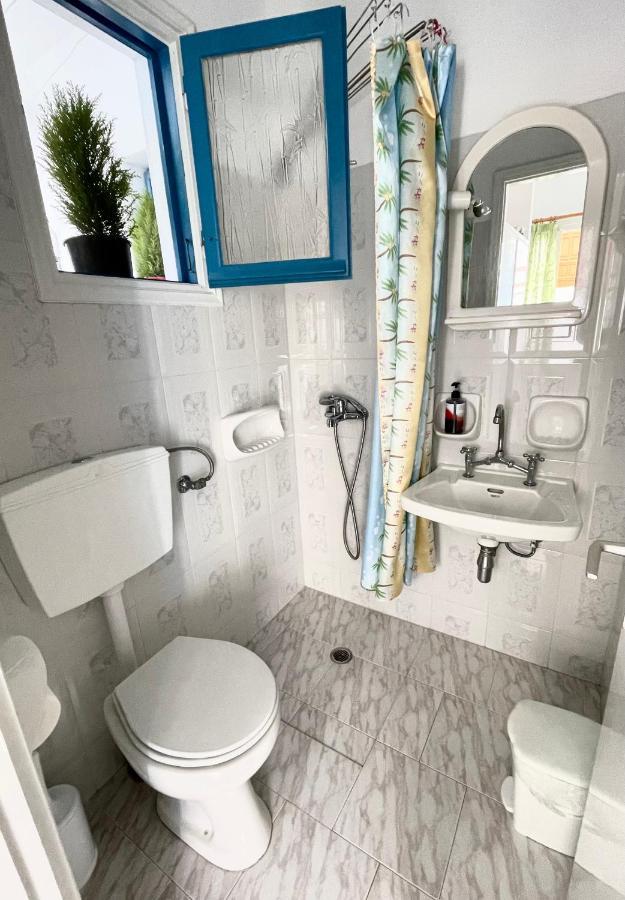 Theodora Rooms Kamares  ภายนอก รูปภาพ